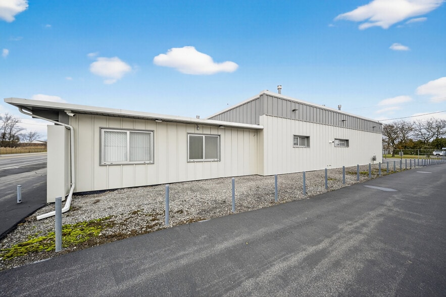 Primary Photo Of 6730 Townline Rd, Mattydale Light Manufacturing For Sale