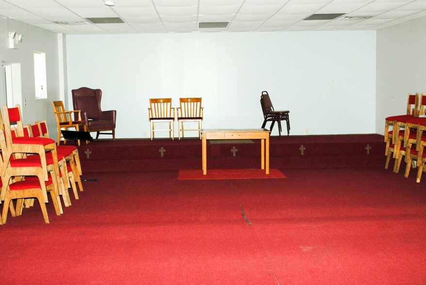 More Photos Of 811 Academy Ave, Saint Louis Freestanding For Sale