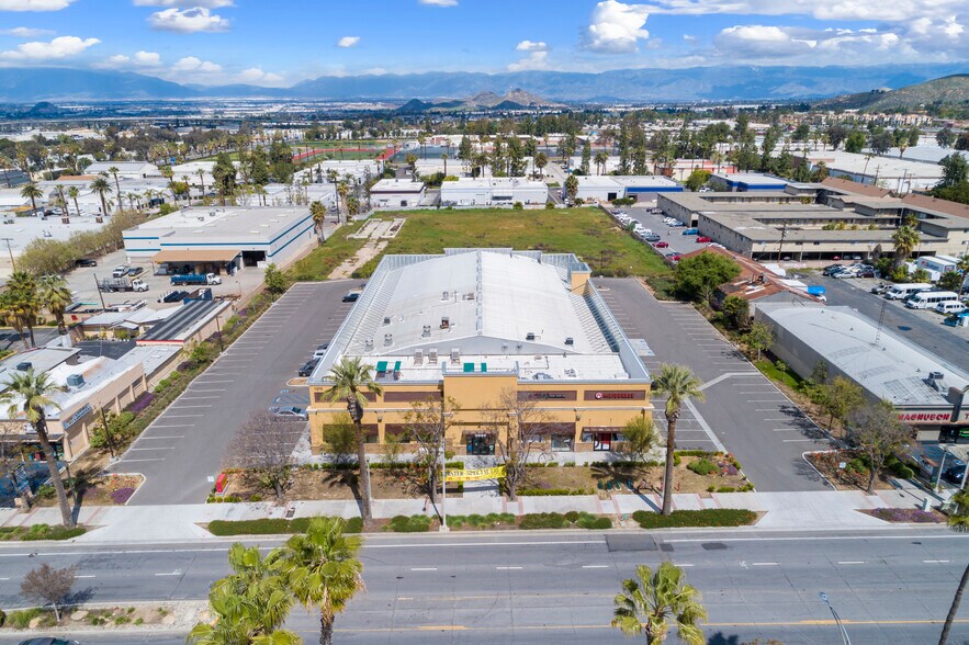 Primary Photo Of 1575 University Ave, Riverside Freestanding For Lease