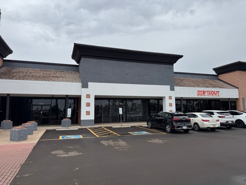 More Photos Of 2055 N Alma School Rd, Chandler Unknown For Lease