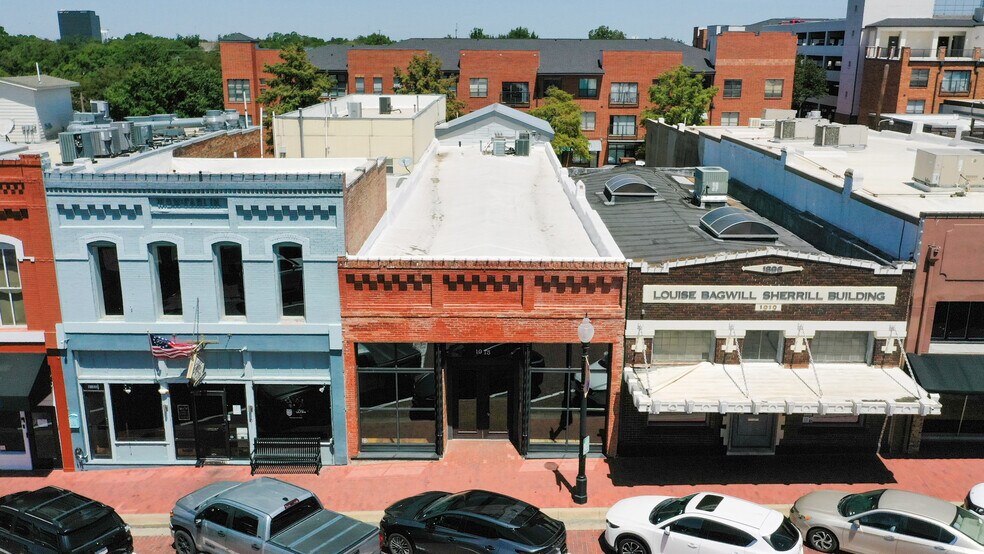 More Photos Of 1013 E 15th St, Plano Storefront For Sale