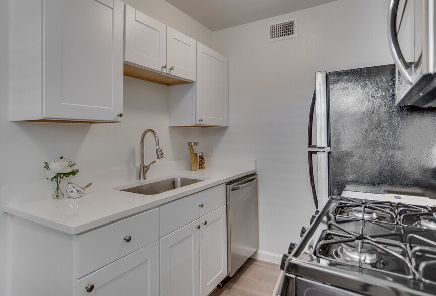 More Photos Of 4927 San Jacinto St, Dallas Apartments For Sale