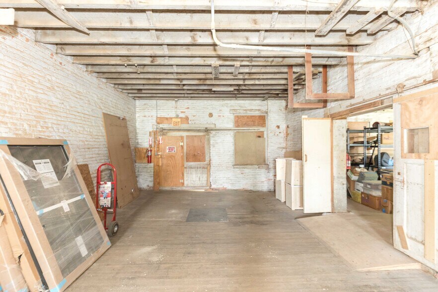 More Photos Of 1340 W Main St, Wytheville Loft Creative Space For Sale