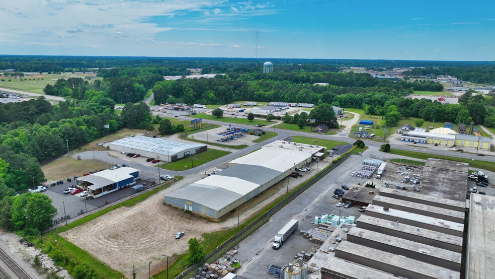 More Photos Of 2521 N Church St, Rocky Mount Warehouse For Lease