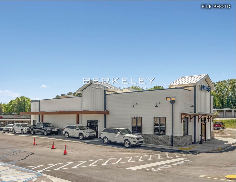 More Photos Of 210 Bluff rd, Columbia General Retail For Sale
