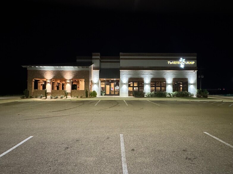 More Photos Of 166 Calhoun Station Pky, Gluckstadt Restaurant For Sale