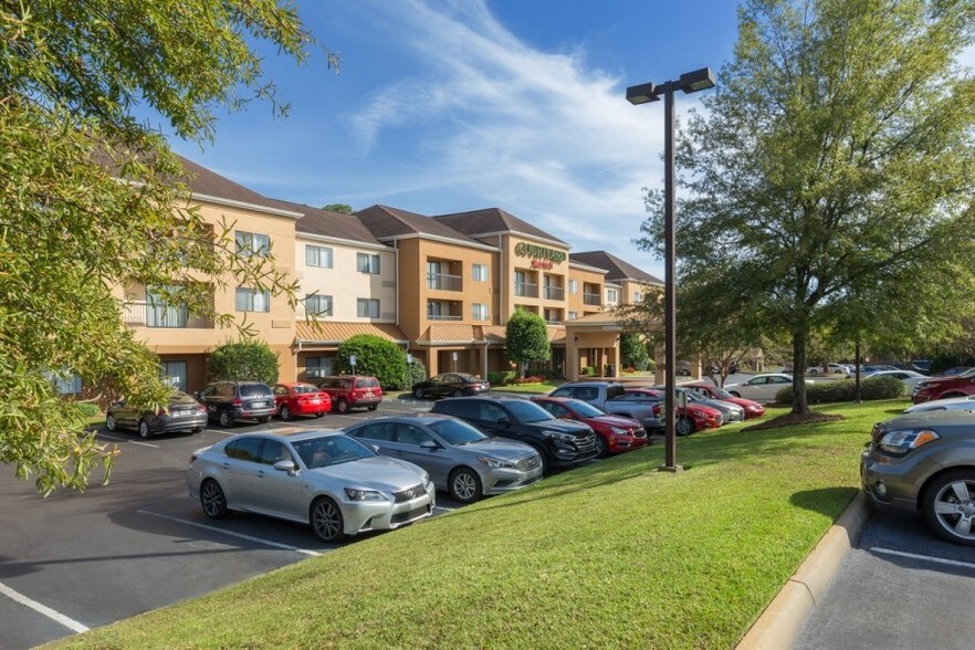 More Photos Of 3040 Ross Clark Cir, Dothan Hotel For Sale