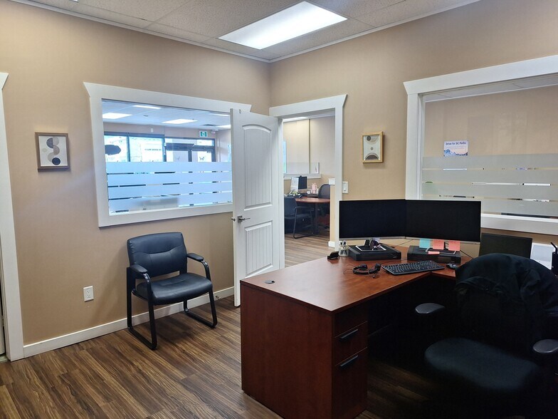 More Photos Of 1808 Bowen Rd, Nanaimo General Retail For Lease