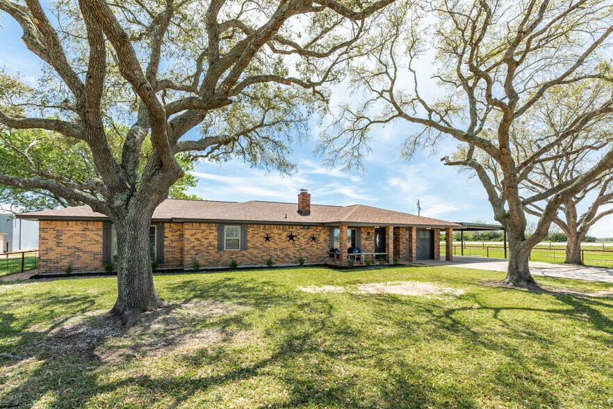 More Photos Of 27427 Highway 36, Damon Land For Sale