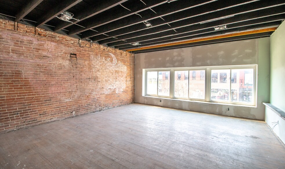 More Photos Of 6 N Saginaw St, Pontiac Storefront Retail Residential For Sale