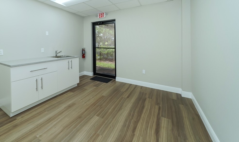 More Photos Of 6220 Manatee Ave W, Bradenton Medical For Sale