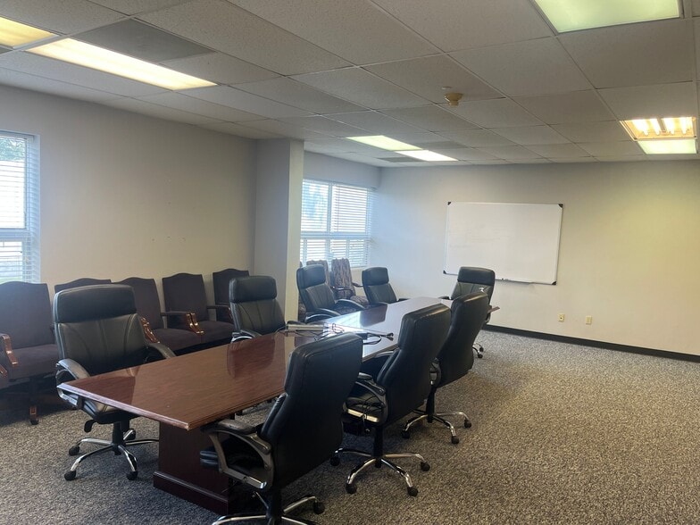 More Photos Of 12604A 3rd, Grandview Medical For Lease