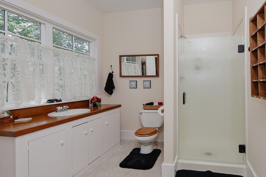 More Photos Of 15598 Bedford Ln, Conroe Specialty For Sale