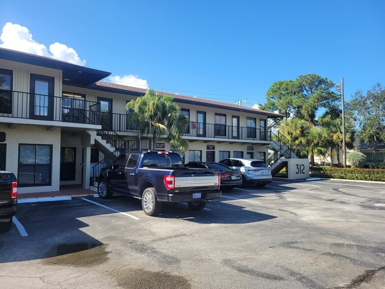 More Photos Of 312 S Old Dixie Hwy, Jupiter Office For Sale