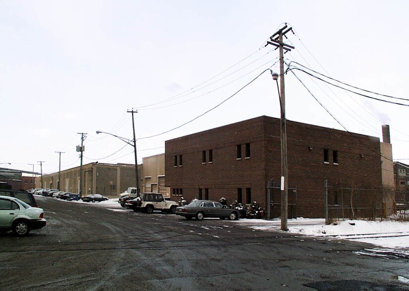 More Photos Of 1731-1749 N Elston Ave, Chicago General Retail For Lease