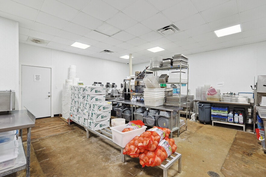 More Photos Of 8620 Clifford St, Fort Worth Restaurant For Sale