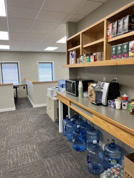 More Photos Of 34 E Industrial Rd, Branford Light Manufacturing For Lease