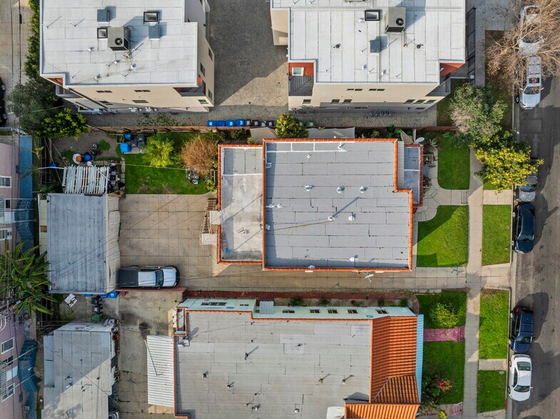 More Photos Of 833 N Ridgewood Pl, Los Angeles Apartments For Sale