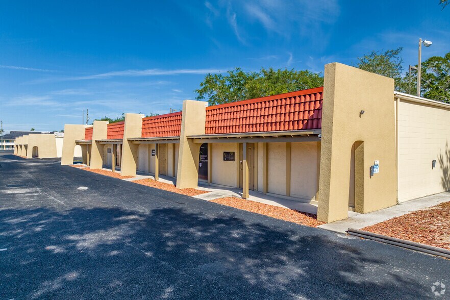 Primary Photo Of 2318 US Highway 19, Holiday Medical For Lease