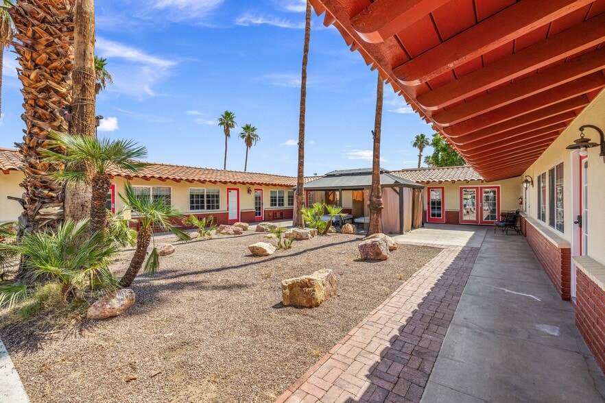 More Photos Of 526 S Warm Sands Dr, Palm Springs Hotel For Sale