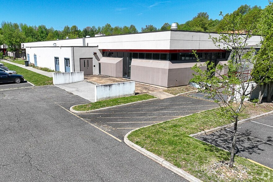 More Photos Of 2000 Cornwall Rd, Monmouth Junction Research And Development For Lease