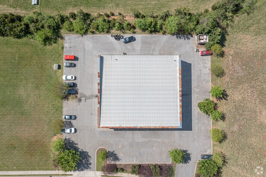 More Photos Of 325 W Rutherford Blvd, Murfreesboro Flex For Sale