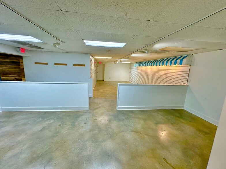 More Photos Of 1608 Madison St, Shelbyville General Retail For Sale