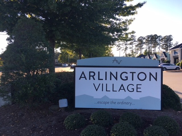 More Photos Of 600-698 E Arlington Blvd, Greenville Unknown For Lease