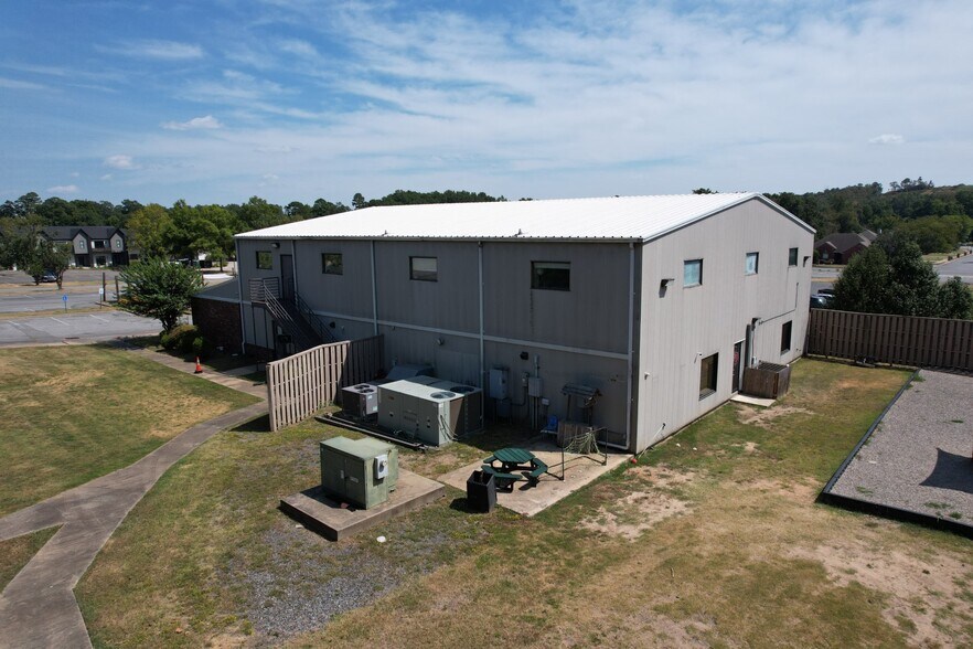 More Photos Of 2 Country Club Cir, Maumelle Office For Sale