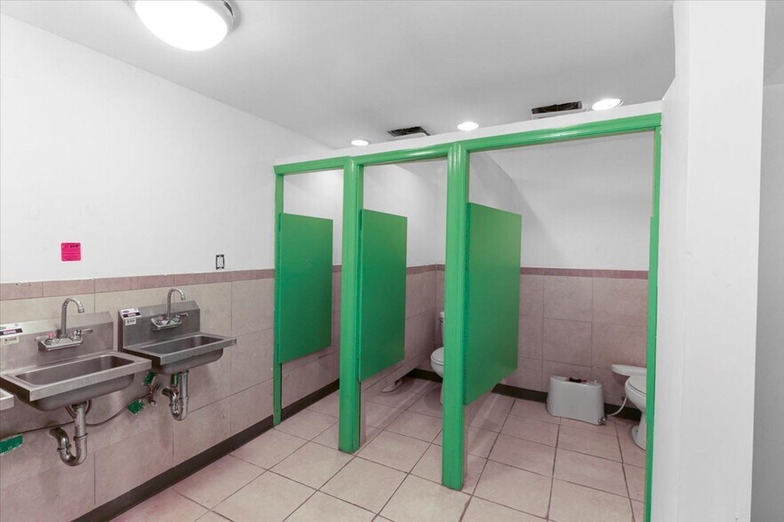 More Photos Of 2254-60 N 3rd St, Philadelphia Office For Sale
