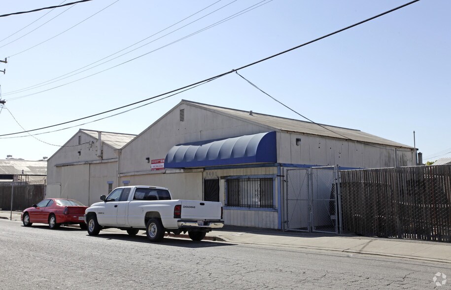 Primary Photo Of 8401 Baldwin St, Oakland Warehouse For Sale