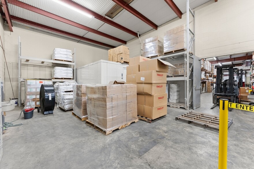 More Photos Of 636 Industrial Blvd, Gainesville Warehouse For Sale