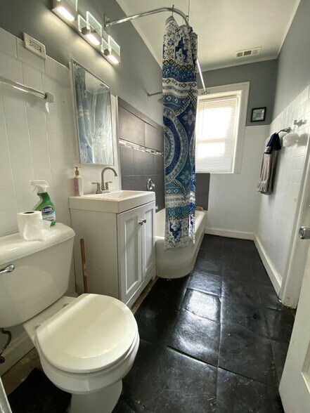 More Photos Of 7147 S Cornell Ave, Chicago Apartments For Sale