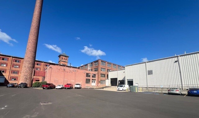 More Photos Of 1642 Broadway Ave NW, Grand Rapids Manufacturing For Lease
