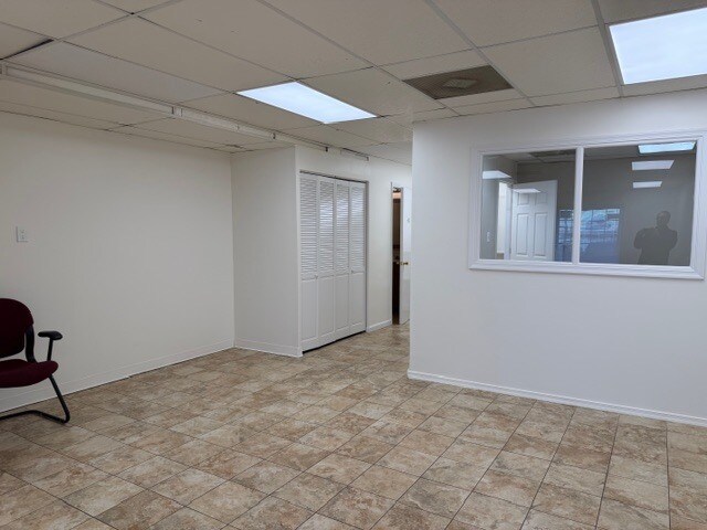 More Photos Of 8755-8785 Mathis Ave, Manassas Office For Lease