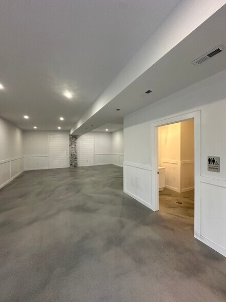 Primary Photo Of 102 Clements Bridge Rd, Barrington Restaurant For Lease