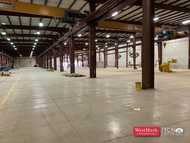 More Photos Of 5711 E FM 40, Lubbock Manufacturing For Sale