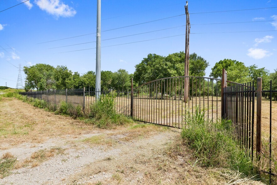 More Photos Of 12021 County Road 483, Lavon Land For Sale
