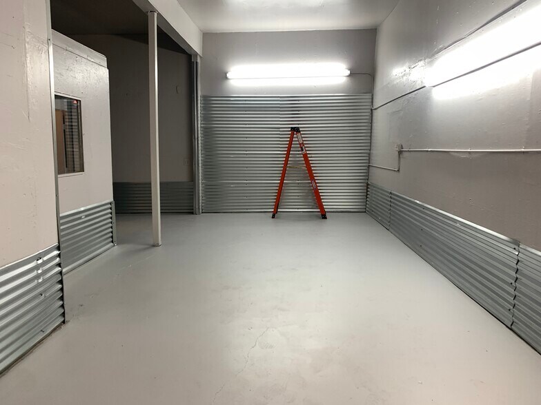 More Photos Of 2715 Highway 95, Bullhead City Self Storage For Lease
