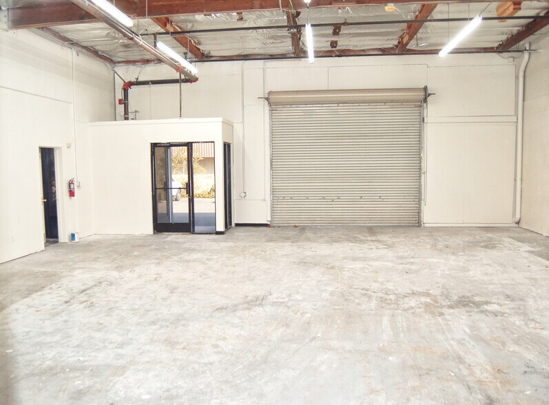 More Photos Of 554 Martin Ave, Rohnert Park Warehouse For Lease