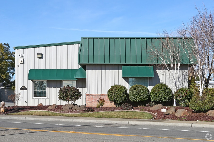 More Photos Of 835 E Turner Rd, Lodi Warehouse For Lease