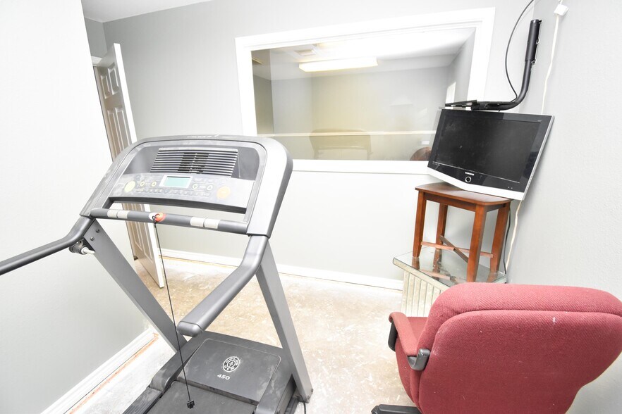 More Photos Of 511 N Northeast Loop 323, Tyler Office Residential For Lease