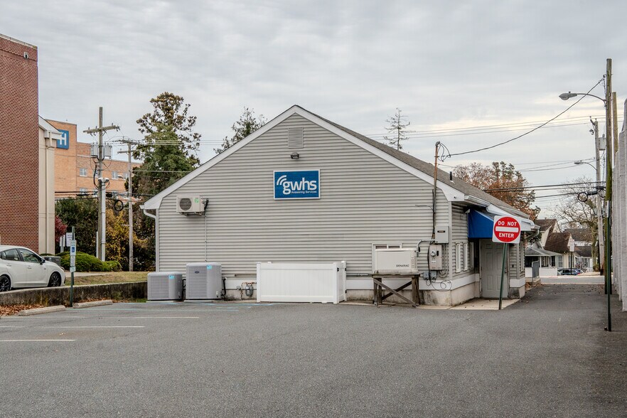 More Photos Of 717 Shore Rd, Somers Point Office For Sale