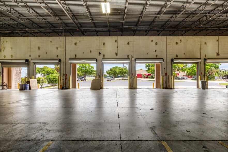 More Photos Of 1120 NW 165th St, Miami Warehouse For Lease