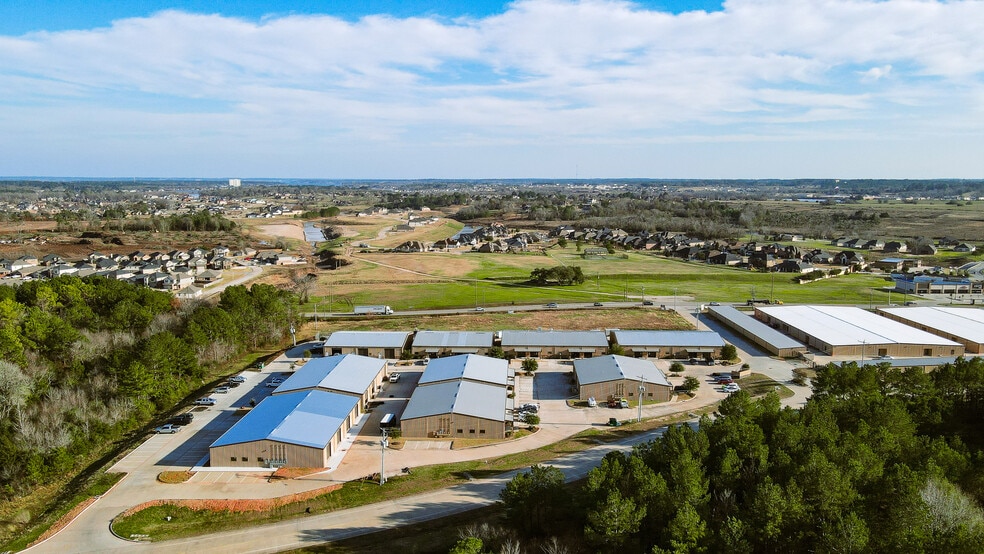 More Photos Of 15349 Summit Park Dr, Montgomery Unknown For Lease