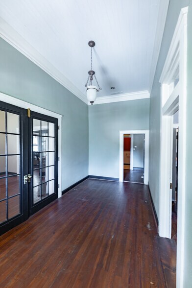 More Photos Of 314 S Green St, Thomaston Office For Sale