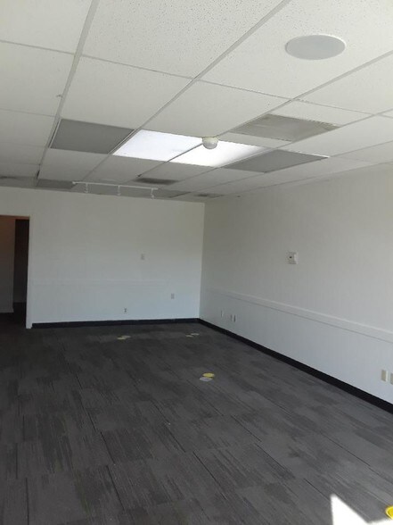 More Photos Of 411-417 Lathrop St, Redwood City Service For Sale