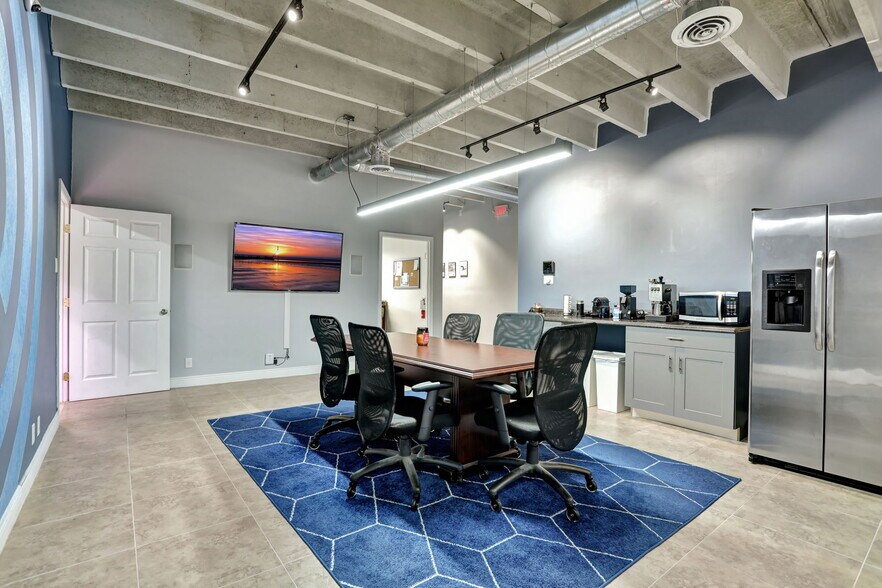 More Photos Of 3496 NE 12th Ter, Oakland Park Warehouse For Sale