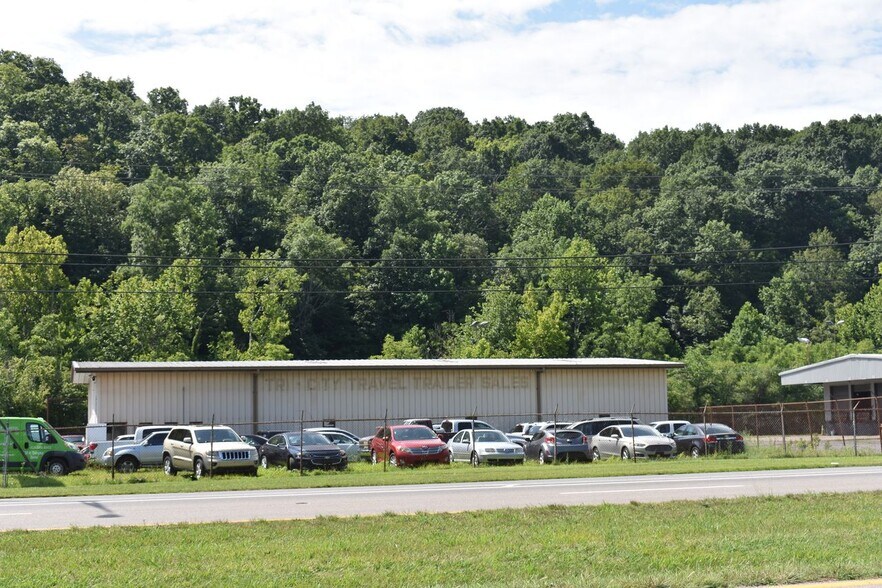 More Photos Of 3379 E Stone Dr, Kingsport Flex For Sale