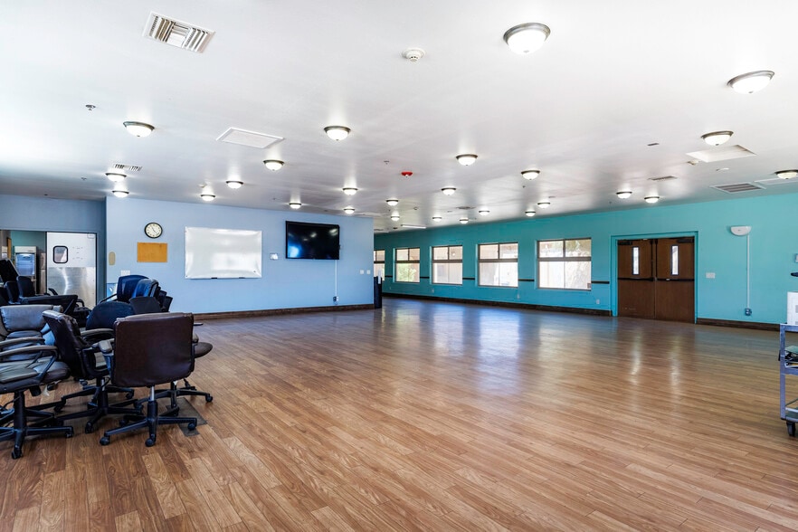 More Photos Of 16286 S Sunland Gin Rd, Arizona City Rehabilitation Center For Sale